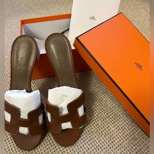 Hermes Oasis Sandal in Gold.  Size 38.5